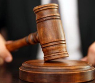 У Харкові прокурори домоглися суворішого покарання для шахрайки "зі стажем"