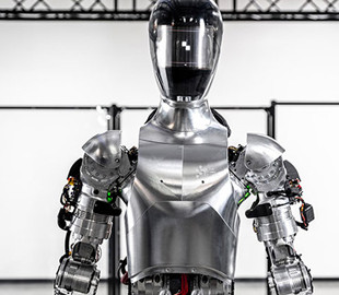 Опубліковано відео з прямоходячим людиноподібним роботом Figure 01