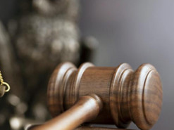 Шпигунські гаджети за $1500 – у Чернігові судили ділка, який нашпиговував клієнтів «жучками» для складання іспитів з ПДР