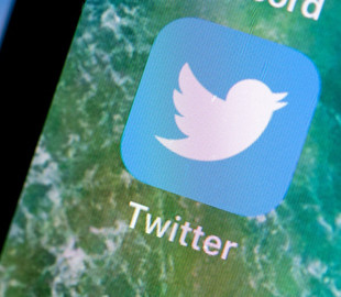 Франція викликала посла РФ за образливі карикатури про європейців у Twitter