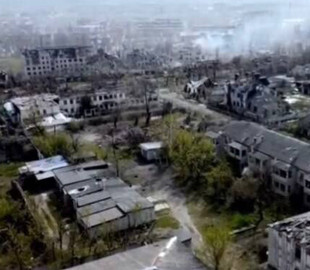 "Рубежное разделило судьбу Мариуполя": Гайдай показал фото разбомбленного города