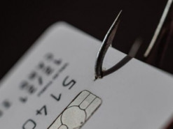 “Оновила” сім-карту за 15 тисяч гривень: на Миколаївщині шахраї ошукали жінку