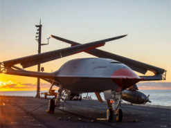 Розкриті технічні характеристики першого у світі військового безпілотного літака MQ-25 Stingray