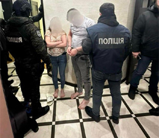 Афери у соціальних мережах: на Прикарпатті повідомлено про підозри та обрано запобіжні заходи групі шахраїв