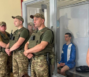 В обвинувачуваного в убивстві Фаріон знайшли її спотворені зображення та листування про зброю