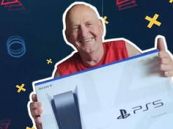 85-річний геймер отримав PS5 на день народження і зворушив мережу реакцією