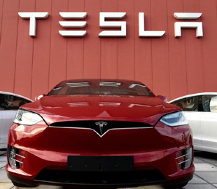 Tesla додала функцію Light Show, яка доступна на нових моделях S3XY