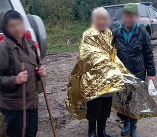 10 рятувальників з квадрокоптером і собакою шукали жінок, які пішли по гриби