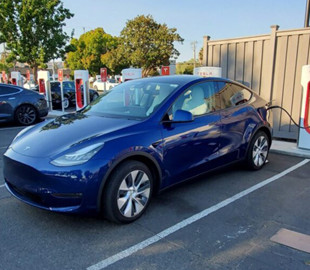 Напівпровідникова криза: найдешевша Tesla Model 3 здорожчала на $5000