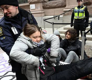 Грету Тунберг утретє викликають до суду у Швеції через несанкціонований протест