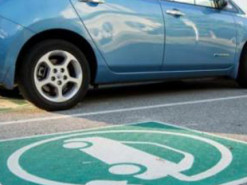 Для владельцев электрокаров зеленые номера будут стоить 600 гривень