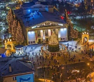 Андрій Бєдняков показав довоєнний новорічний Маріуполь та зізнався, за чим сумує найбільше