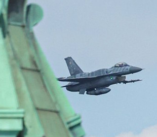 Польща планує модернізувати свої винищувачі F-16