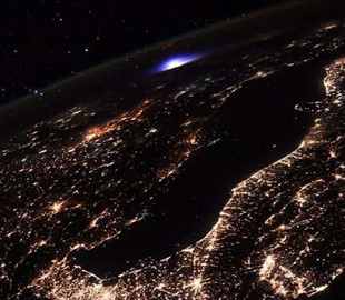 Астронавт сфотографував «атомний» спалах на Землі