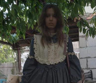 Пішла з дома три дні тому: у Дніпрі розшукують 14-літню дівчину