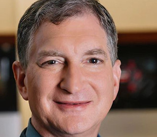 Концентрация на передовых техпроцессах помогла AMD избежать дефицита чипов