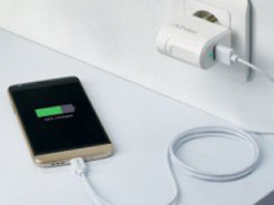 Чому смартфон почав повільно заряджатися: перелік причин та їх вирішення