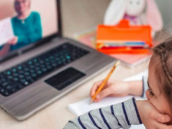 Стало відомо, скільки шкіл у Київській області перевели на дистанційне навчання через COVID-19