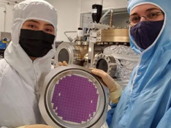 Французы нацелились на создание гигантского квантового процессора размером с 200-мм пластину