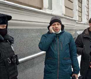 В Москве задержан главный редактор "Медиазоны" Сергей Смирнов