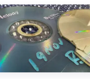 Вчені та колекціонери шукають причину загадкового розтріскування CD і DVD дисків