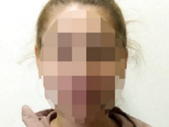 У Києві слідчі підозрюють одеситку у вчиненні шахрайських дій з банківськими картками