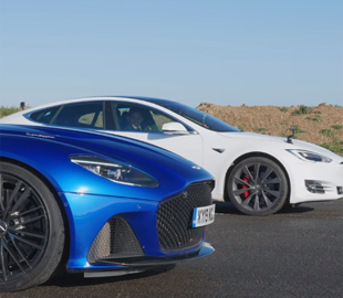 Tesla Model S і Aston Martin DBS поміряли сили в перегонах на прямій