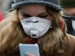 Ученые назвали продолжительность “жизни” COVID-19 на смартфоне