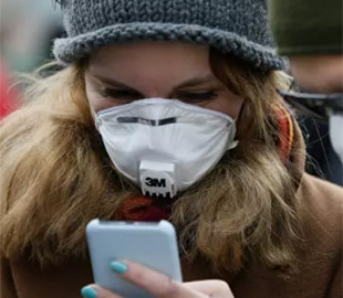 Ученые назвали продолжительность “жизни” COVID-19 на смартфоне