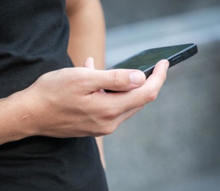 У Росії відключать мобільний зв'язок іноземцям, які не здали біометричні дані