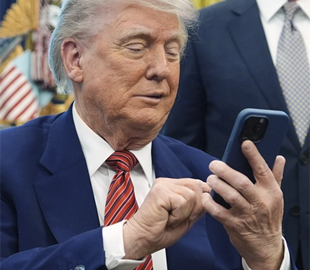 Трамп каже, що CNN треба продати в рамках угоди з Warner Bros.