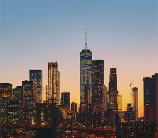 Над Статуєю Свободи згорів метеор, викликаючи гуркіт і тремтіння по всьому Нью-Йорку