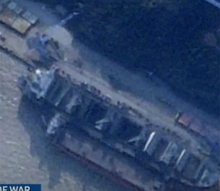 Китай ховає російське судно, яке перевозило зброю з КНДР