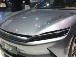 Назван лидер китайского рынка люксовых электрокаров