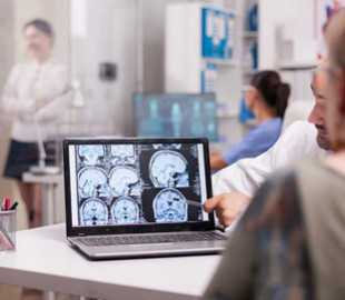 Американський стартап оголосив про успішне імплантування нейрокомп'ютерного інтерфейсу в мозок