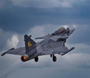 Saab і Helsing провели поєдинок між літаками - ними керували ШІ та справжній пілот