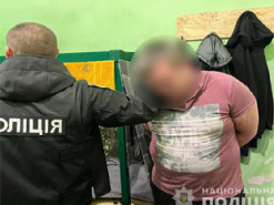 Поліцейські викрили ув'язненого, який «продавав» військовослужбовцям неіснуючі товари