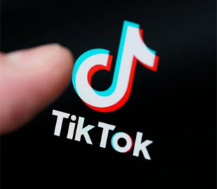 У Пакистані батько застрелив власну доньку через TikTok