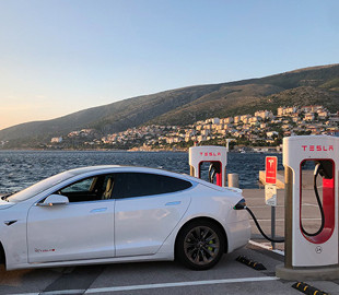 Tesla установила более 6000 станций быстрой зарядки Supercharger на 600 заправках Европы