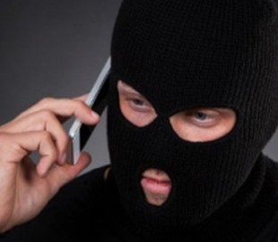 Житомирянин із в'язниці разом зі спільниками ошукали жителів області на 400 тис грн