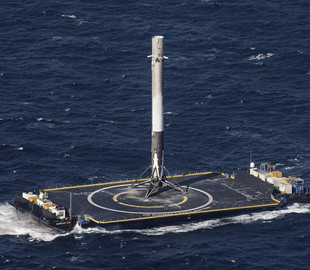 SpaceX завершила год рекордом: ракеты Falcon-9 совершили 100 успешных посадок
