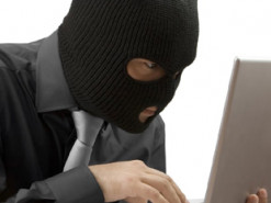 Хотів купити систему безперебійного живлення за «вигідною ціною»: мешканець Миколаївської області став жертвою шахрая