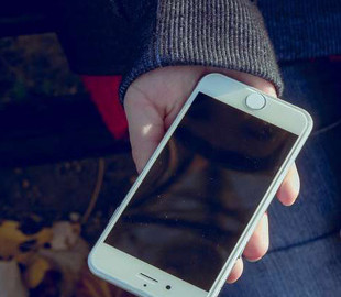 Названа модель iPhone, которая больше не будет получать обновления