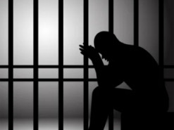 На Київщині на 15 років увʼязнили диверсанта, який підпалив Укрпошту і електрощитову