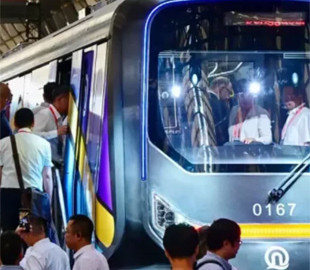 Китай розробив перший у світі пасажирський метропоїзд з карбону