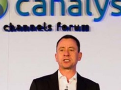 Глава Canalys предсказывает отказ Microsoft от аппаратного бизнеса