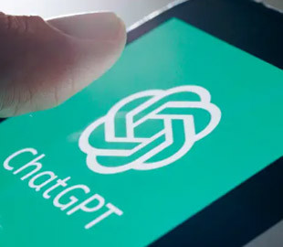 Творці ChatGPT зробили безкоштовним доступ до платних функцій