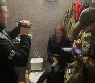 На Чернігівщині затримали ще одну зрадницю: виправдовувала воєнні злочини росіян і чекала на окупацію нових територій України