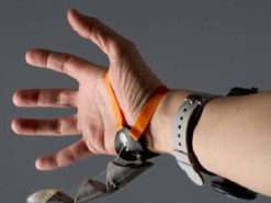 Дослідники з Кембриджу протестували роботизований шостий палець руки