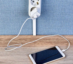 Коли заряджати смартфон небезпечно: 5 ситуацій